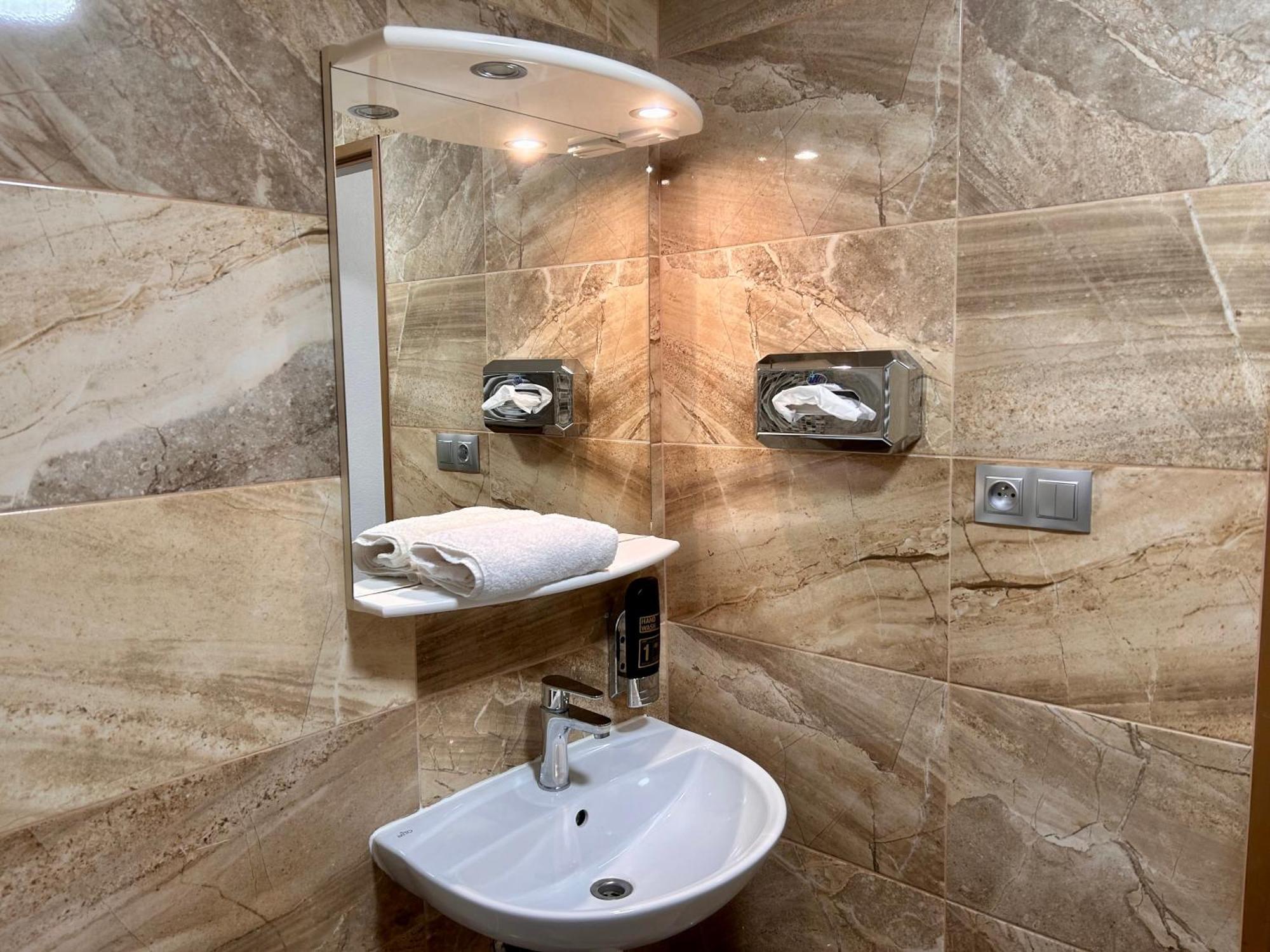 Luxor Hotel Havířov Kültér fotó